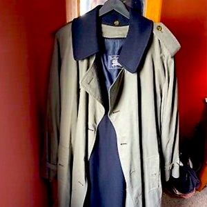 Removable navy blue wool lining and collar